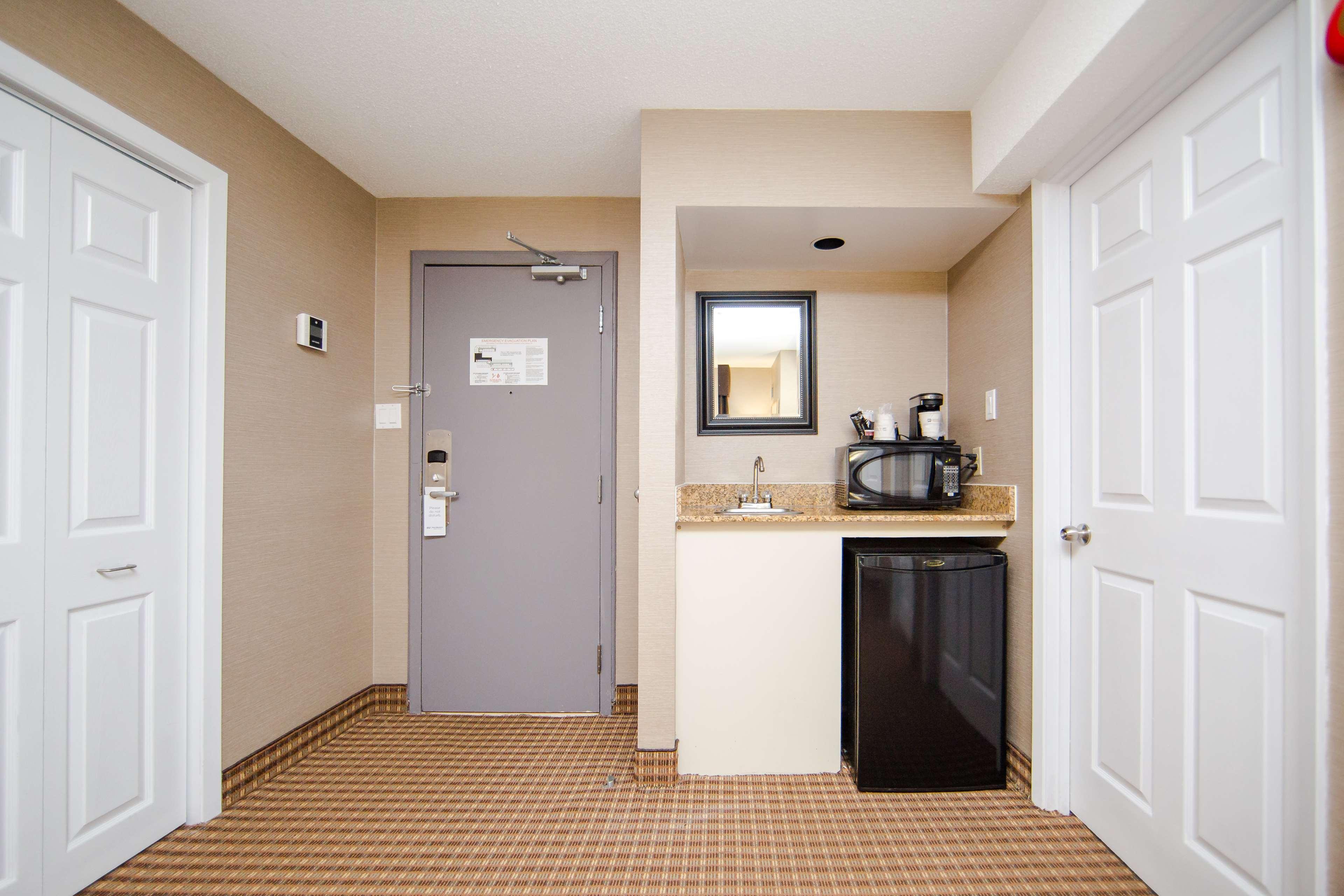 Best Western Plus Ottawa Kanata Hotel And Conference Centre Extérieur photo