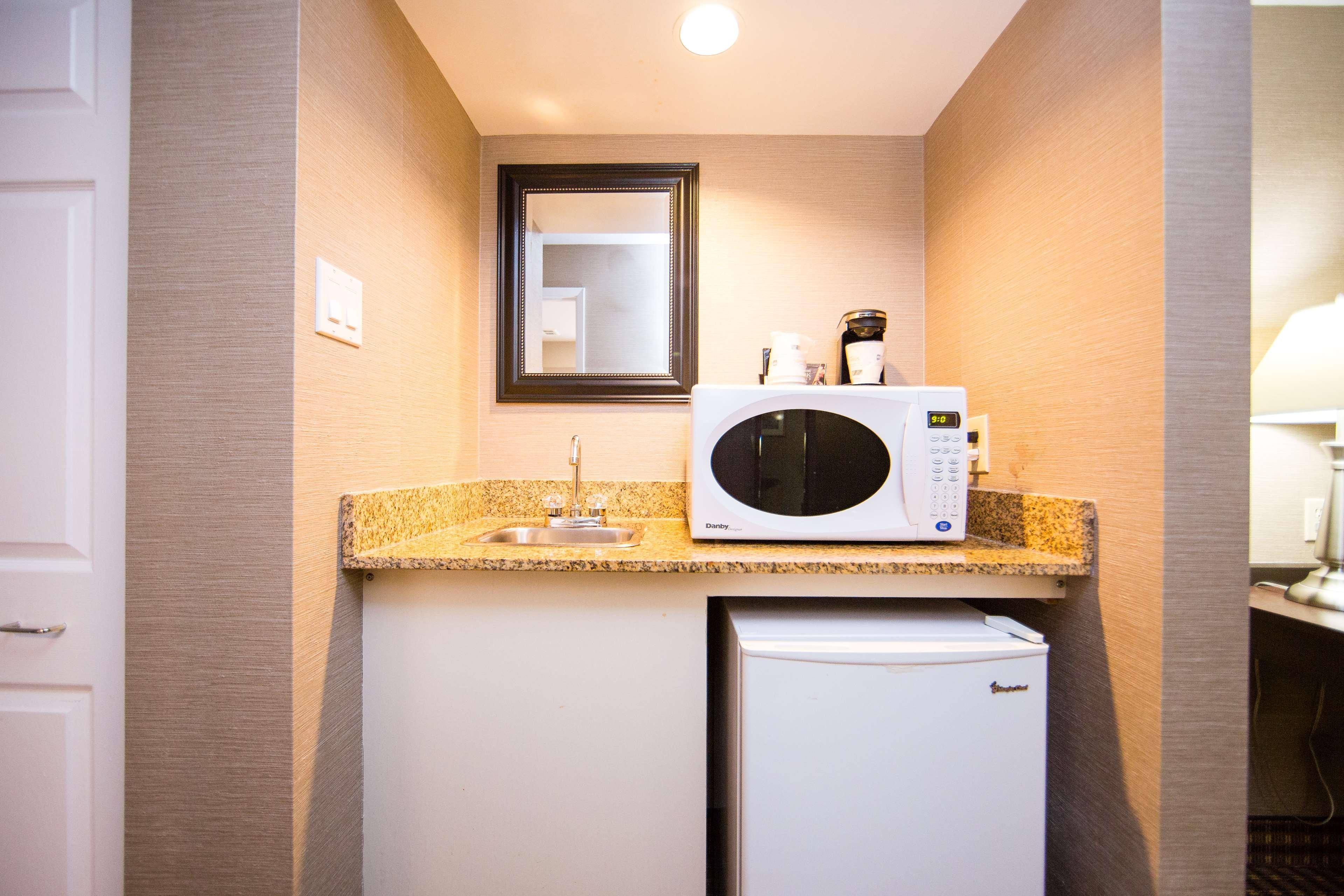 Best Western Plus Ottawa Kanata Hotel And Conference Centre Extérieur photo