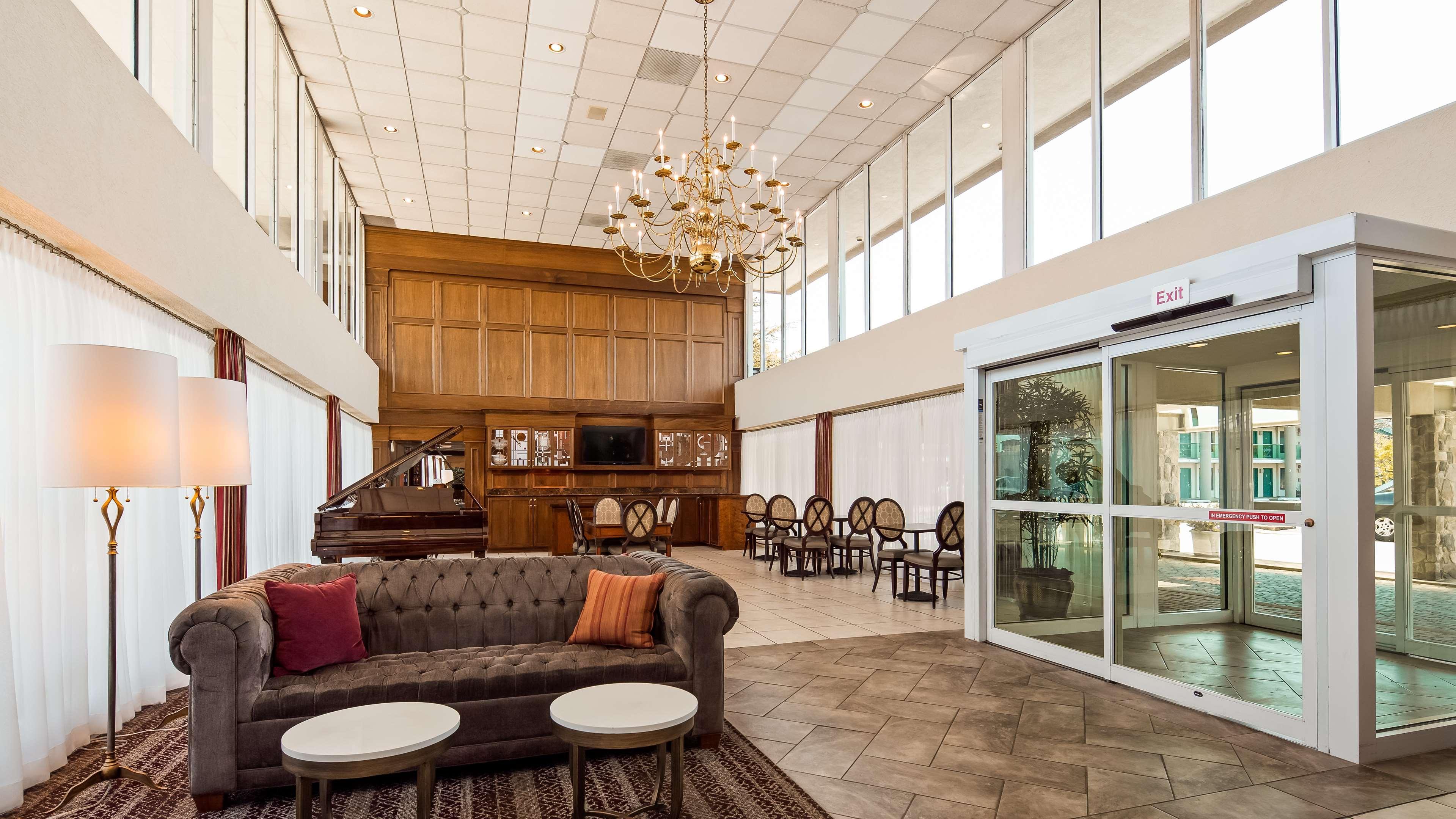 Best Western Plus Ottawa Kanata Hotel And Conference Centre Extérieur photo