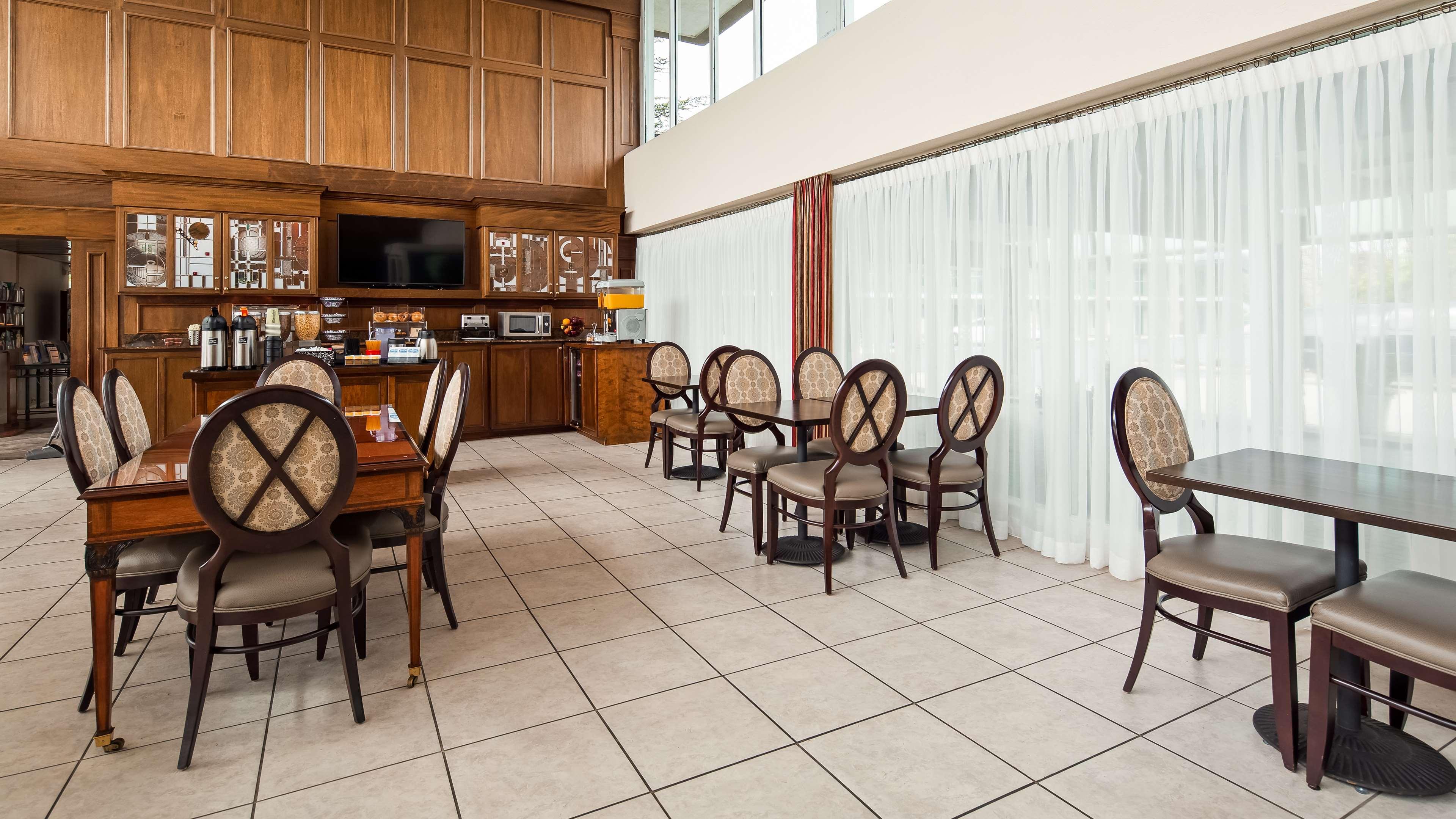 Best Western Plus Ottawa Kanata Hotel And Conference Centre Extérieur photo